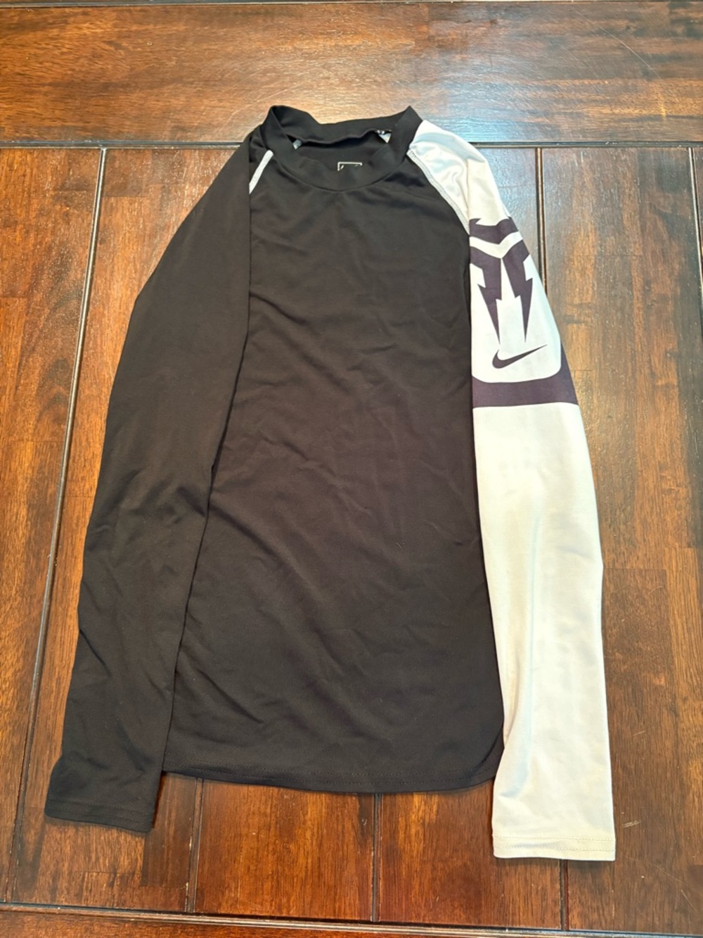 Nike Black & White Two-tone Long-Sleeve Performance Compression Shirt Youth 8-10
